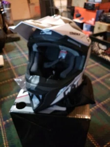 Castle X CX100 Warp Matte White Carbon Fiber MX Large - Picture 1 of 5