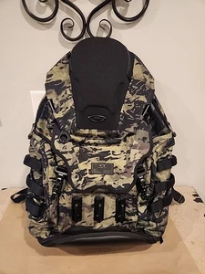 OAKLEY Tactical Field Gear Camo KITCHEN SINK Backpack Bag 20-S1242 - Picture 1 of 12