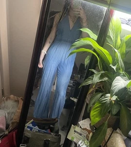 VINTAGE 2000s Y2K GUESS Blue Denim Backless Wide Leg Jumpsuit 6-8 Western Indie - Picture 1 of 16