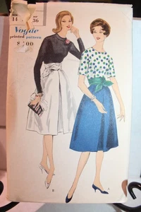 Vestido y faja vintage años 50 Vogue 2 piezas #9959 busto 34 sin cortar talla 14 sin cortar - Imagen 1 de 4