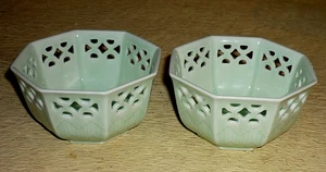 2 cuencos chinos estilo Longquan. Color Celadon / Porcelana perforada / Lirio de agua - Imagen 1 de 6