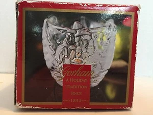 Snowy Sweethearts Gorham Holiday Traditions 3.5" Votive Candle Holder - Picture 1 of 4