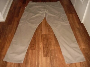 MENS WRANGLER REGULAR TAPER STRETCH CARGO PANTS SIZE 40X32 NWT - Picture 1 of 6