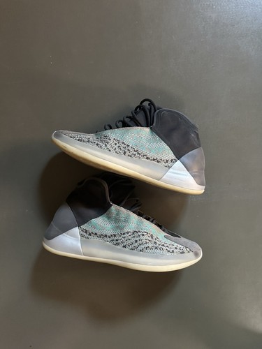 Taglia 10 Adidas Yeezy Quantum Blu Teal