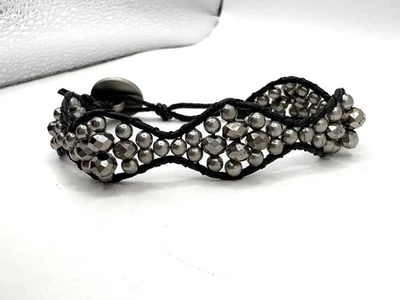 "Brazalete de cuero con cuentas de cristal hematita y tono plateado 8,75"" ajustable" Tobillera de plumón Foto 1 de 4