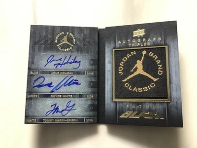 2013 UD Black Basketball Jrue Holiday, R. White & T. Mason Triple Auto 35/50 Foto 1 de 3
