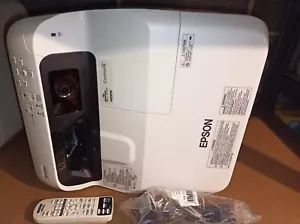 Epson EB-675Wi 3200 lumen HDMI 16:10 UST proiettore - Foto 1 di 4
