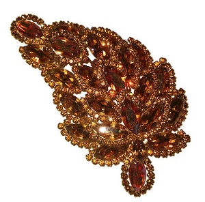 Grande spilla vintage beige e arcobaleno taglio marchesa strass foglia. - Foto 1 di 3