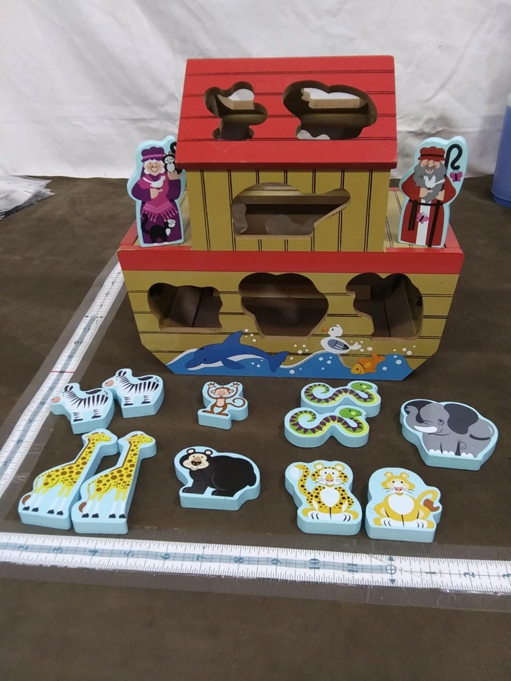 Melissa & Doug Noah's Ark Wooden Play Set ark + 13 Pieces #3786 - Image 1 of 4