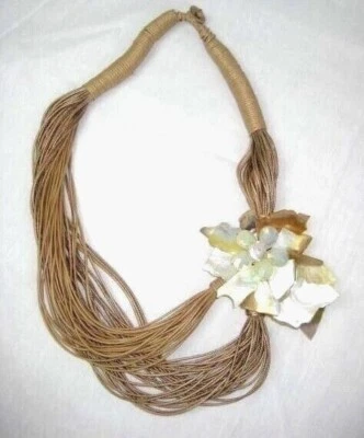 Gardenia Mujer Multi Hilo Floral Madre Perla Distintivo Collar Piedra Marfil  Foto 1 de 4