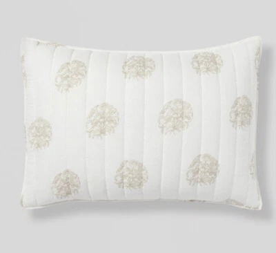 Almohada estándar de gasa estampada reversible de 1 umbral acolchada floral crema Foto 1 de 4