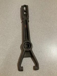 Chevrolet Clutch Fork Arm 3765374 GM 216B - Picture 1 of 6