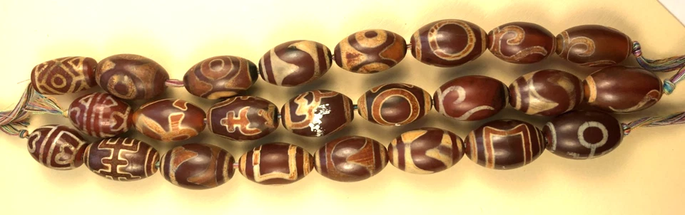 Cuentas de piedra natural ágata tibetana 15-20x25 mm ovaladas regordetas (8 piezas) Foto 1 de 1