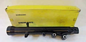 NOS KAWASAKI LEFT SIDE OUTER FORK TUBE 88-93 ZX600 - Imagen 1 de 7