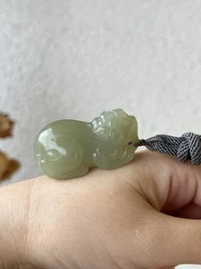 Único en su clase - Suerte - Tallado a mano Agua soleada Hetian Jade Chino Pixiu Colgante - Imagen 1 de 9