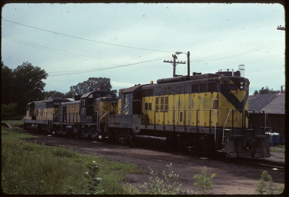 BH.B12.CNW398 Original Colour Slide CNW GP9 #1753 at Mankato, SD 1978 — 第 1/1 张图片