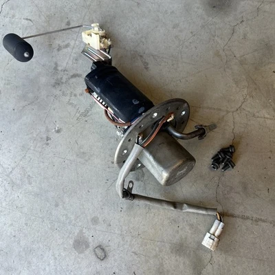 Bomba de combustível 2004 - 2006 Suzuki VStrom 650 DL650 15100-06G10 - Imagem 1 de 4