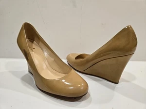 Kate Spade Kiki Camel Patent Leather Wedge PumpsSize 7.5 - Picture 1 of 10