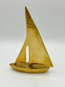 Adorno de velero náutico de latón pequeño de mediados de siglo de colección (8,5 pulgadas) - Imagen 1 de 12
