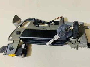 BMW E34 FRONT LEFT DOOR HANDLE OUTER OEM WITH ITS KEY (51218148617) 520i 525i M5 - Picture 1 of 7