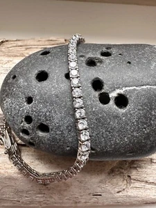 Tennis Armband aus 925 Sterling Silber mit Swarovski Kristallen - Bild 1 von 14