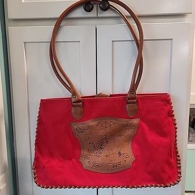 迪士尼小熊维尼钱包红色帆布包皮革支架细节小熊维尼跳虎 — 第 1/4 张图片