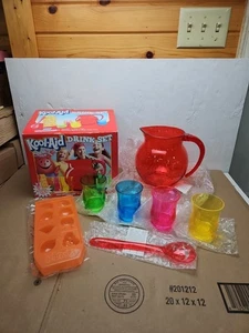 Kool-Aid Getränkeset NEU IM KARTON Krüge 4 Tassen Eis Tablett Löffel Mehrfarbig Oh YEAH - Bild 1 von 16