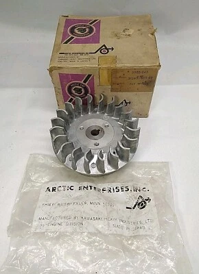 Винтажный Arctic Cat Kitty Cat снегоход маховик T5A двигатель 1972 новый из старых запасов 3000-545 - Изображение 1 из 4