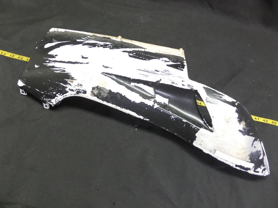 Piaggio Derbi GP1 2003 lado derecho debajo del vientre carenado panel Foto 1 de 1