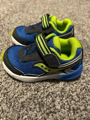 Zapatilla deportiva Saucony Ride 5 Jr azul/verde/blanco nueva para niños pequeños Foto 1 de 4
