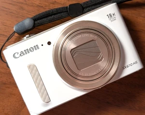 Canon Powershot SX610 HS Compact Digital Camera 18XOptical Zoom 20.2MP White - Picture 1 of 11