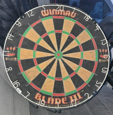 Winmau Blade 3 DWIN500-5 Bristle Dartboard - - Image 1 of 4