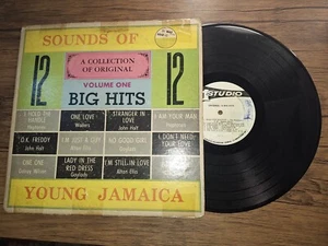 SOUNDS OF YOUNG JAMAICA - BAND EINS GROSSE HITS - STUDIO ONE JA LP SEHR GUTER ZUSTAND + - Bild 1 von 2