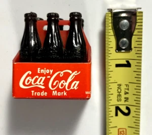 Coca Cola Vintage 1960s Mini Six Pack with Removable Bottles 1.75 in VG Cond! - Picture 1 of 10