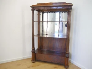 Biedermeier Etagere Vitrine Mahagoni Schinkeldach freihstehende Säulen um 1820 - Bild 1 von 20
