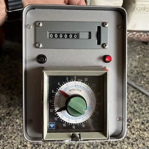 USED GENUINE EAGLE SIGNAL HG105A6 TIMER IN POWER BOX ONLY USED FOR 10 HOURS - Picture 1 of 14