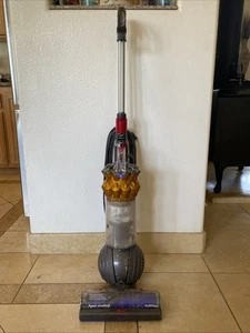 Dyson Small Ball MultiFloor Staubsauger - Bild 1 von 13