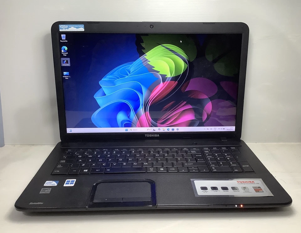17.3”Toshiba Satellite C870-11G,INTEL@2.20GHz,8GB RAM,128GB SSD,WIN 11 PRO (241) - Image 1 of 4