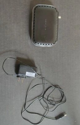 Netgear DOCSIS 30 (CM400-100NAS) 340 Mbps Foto 1 de 2