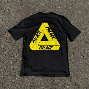 Camiseta Palace FW20 'Tri-To-Help' Negra/Amarilla - Grande - Trusted Seller ✅ - Imagen 1 de 5