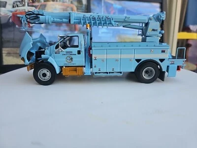 first gear streets and sanitation tow truck - Image 1 of 4