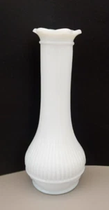 Vintage Randall #3 Ribbed White Milk Glass Bud Vase 6-Petal Flower Rim 6" - Picture 1 of 4