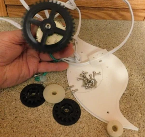 25-369 Department 56 Snow or Heritage Village Train MOTOR & Parts Gears Animated - Picture 1 of 4