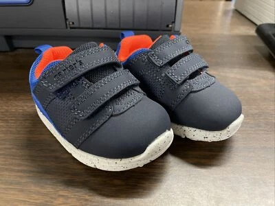 Carter's Kids' Infant 1st Walker 继电器双带海军蓝 3M 码运动鞋 — 第 1/2 张图片