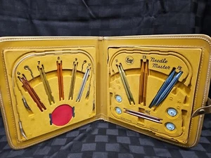 Vintage  Boye Needle Master Set In Vinyl Zippered Case PLEASE READ - Picture 1 of 5