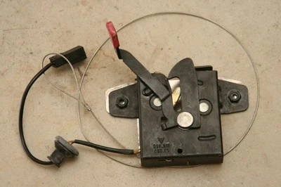 Trava inferior do porta-malas dianteiro Porsche 996 99-04/986 Boxster 97-04 99651105302 BX - Imagem 1 de 2