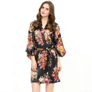 Girls Satin Floral Black Japanese Kimono Pajamas Sleepwear Bathrobe Size Small - Picture 1 of 1