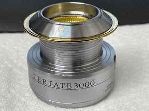 Repuesto carrete Daiwa Certate 3000 (GENUINO) NUEVO - Imagen 1 de 4