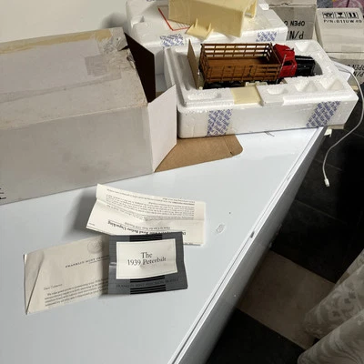 1939 Peterbilt Stake Bed Truck Franklin Mint  1:32 New - Image 1 of 4