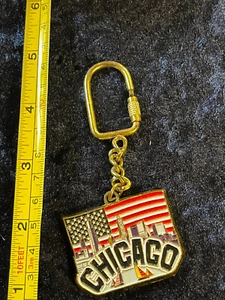 Chicago Schlüsselring Vintage Retro USA Urlaub Souvenir Artikel Schrift Sport 17 - Bild 1 von 2